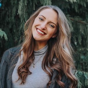 Meet your Posher, Elizabeth